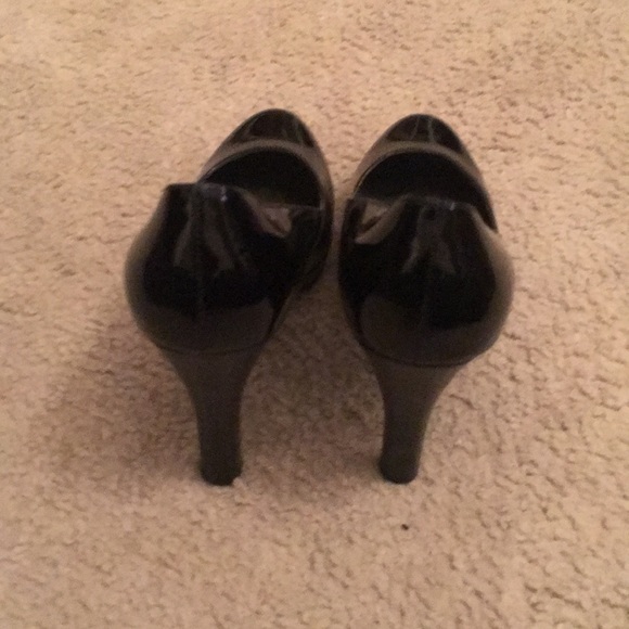 Jessica Simpson black patent heels - Picture 2 of 7